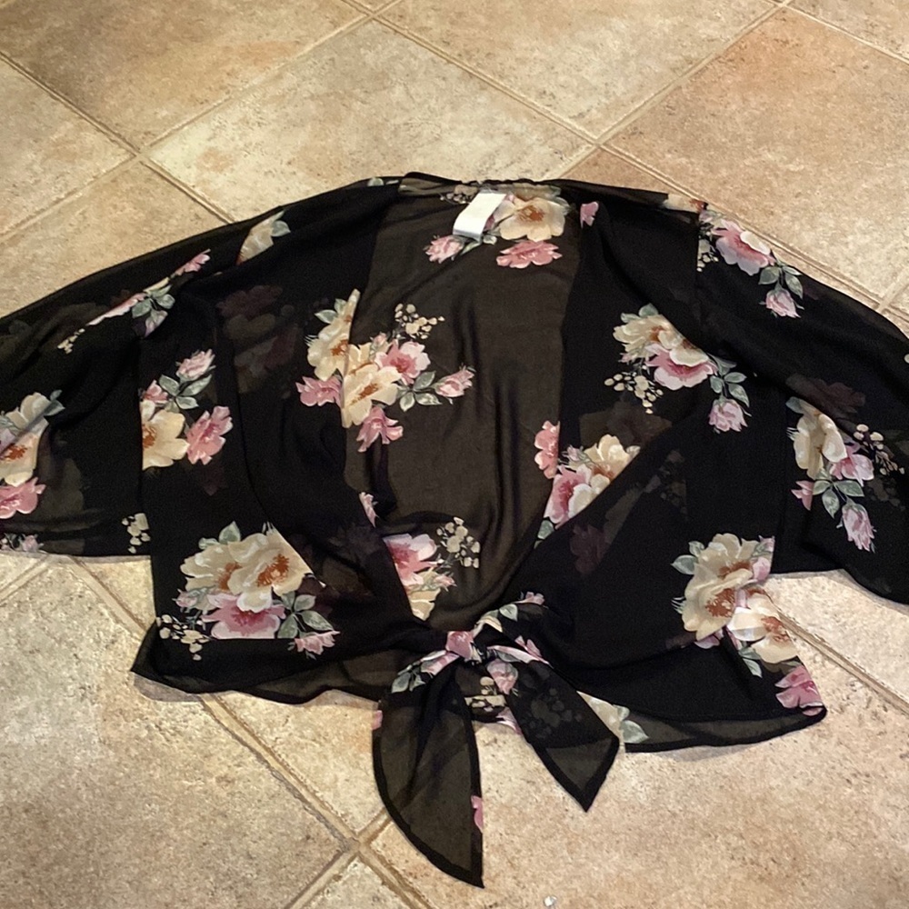 Vision Women’s Sheer Floral Top Size Small